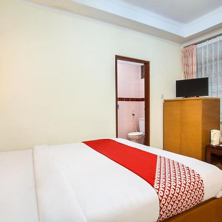 ג'קרטה Oyo 108 Hotel Surya מראה חיצוני תמונה
