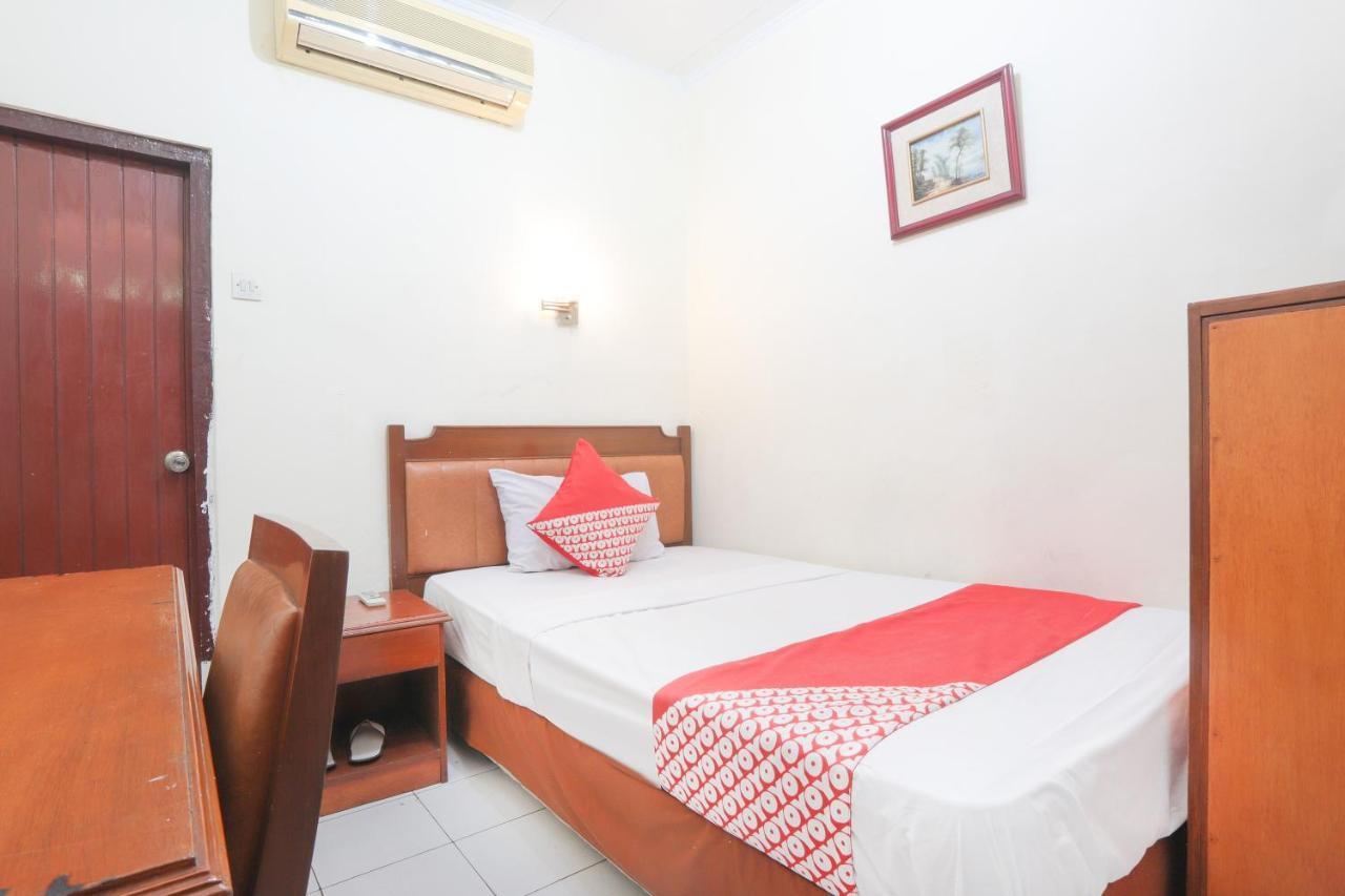 ג'קרטה Oyo 108 Hotel Surya מראה חיצוני תמונה