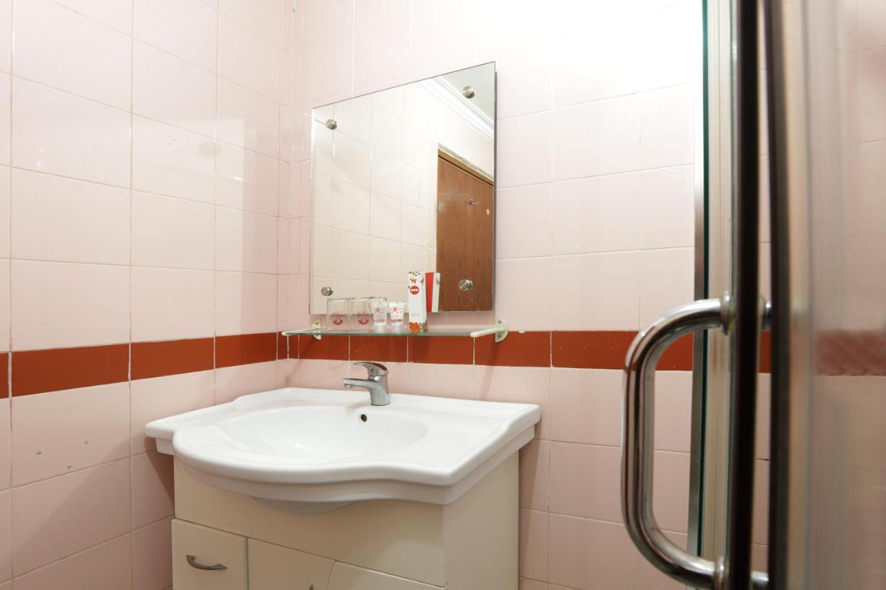 ג'קרטה Oyo 108 Hotel Surya מראה חיצוני תמונה