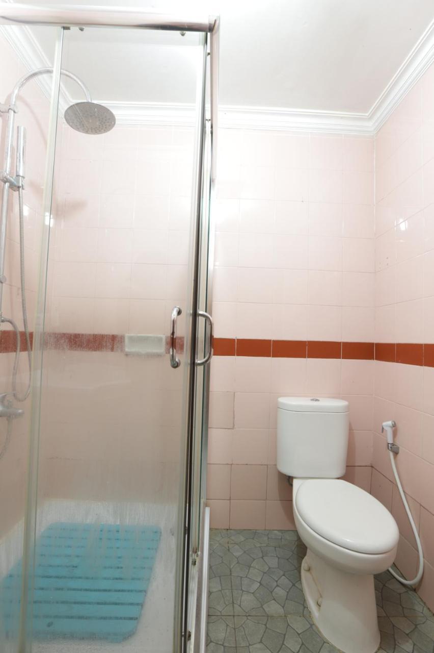 ג'קרטה Oyo 108 Hotel Surya מראה חיצוני תמונה