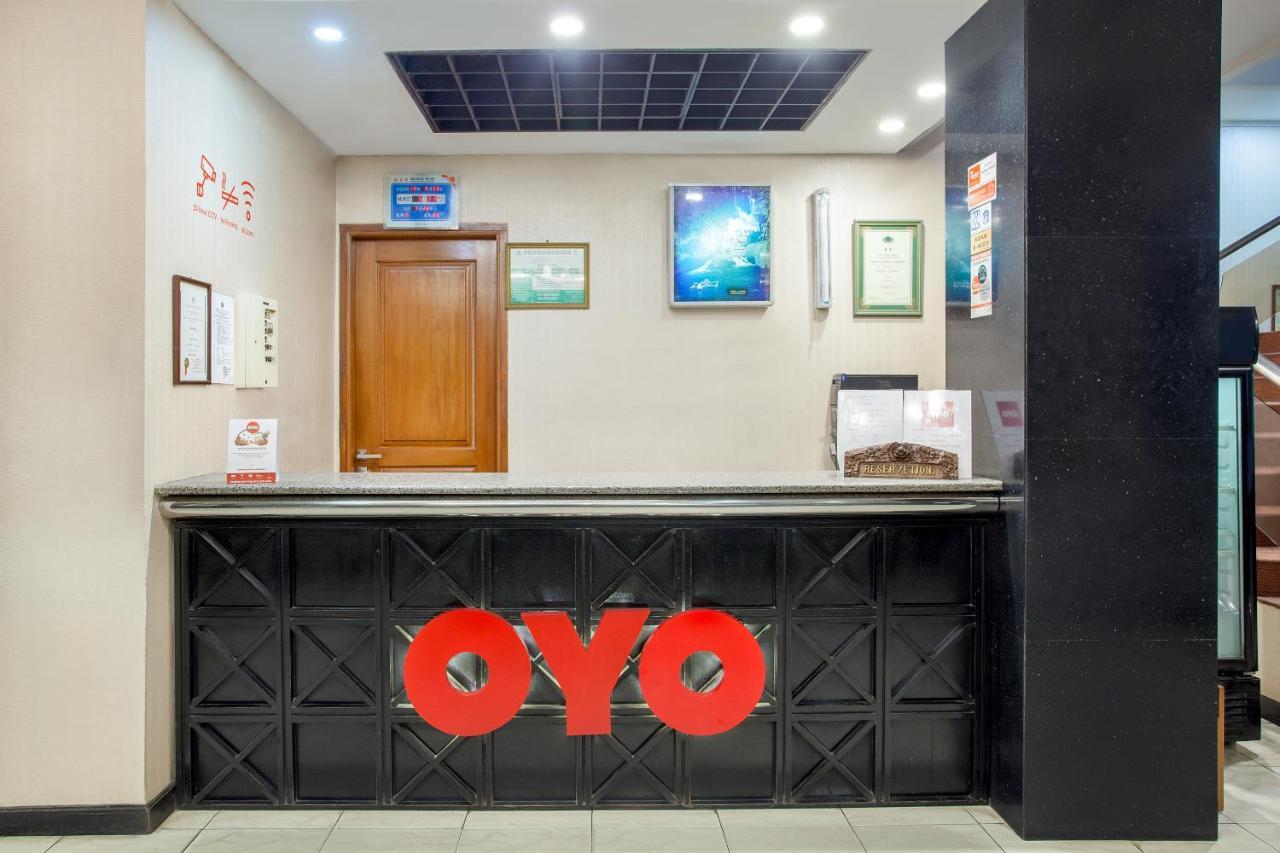 ג'קרטה Oyo 108 Hotel Surya מראה חיצוני תמונה