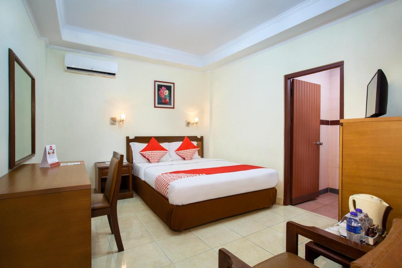 ג'קרטה Oyo 108 Hotel Surya מראה חיצוני תמונה