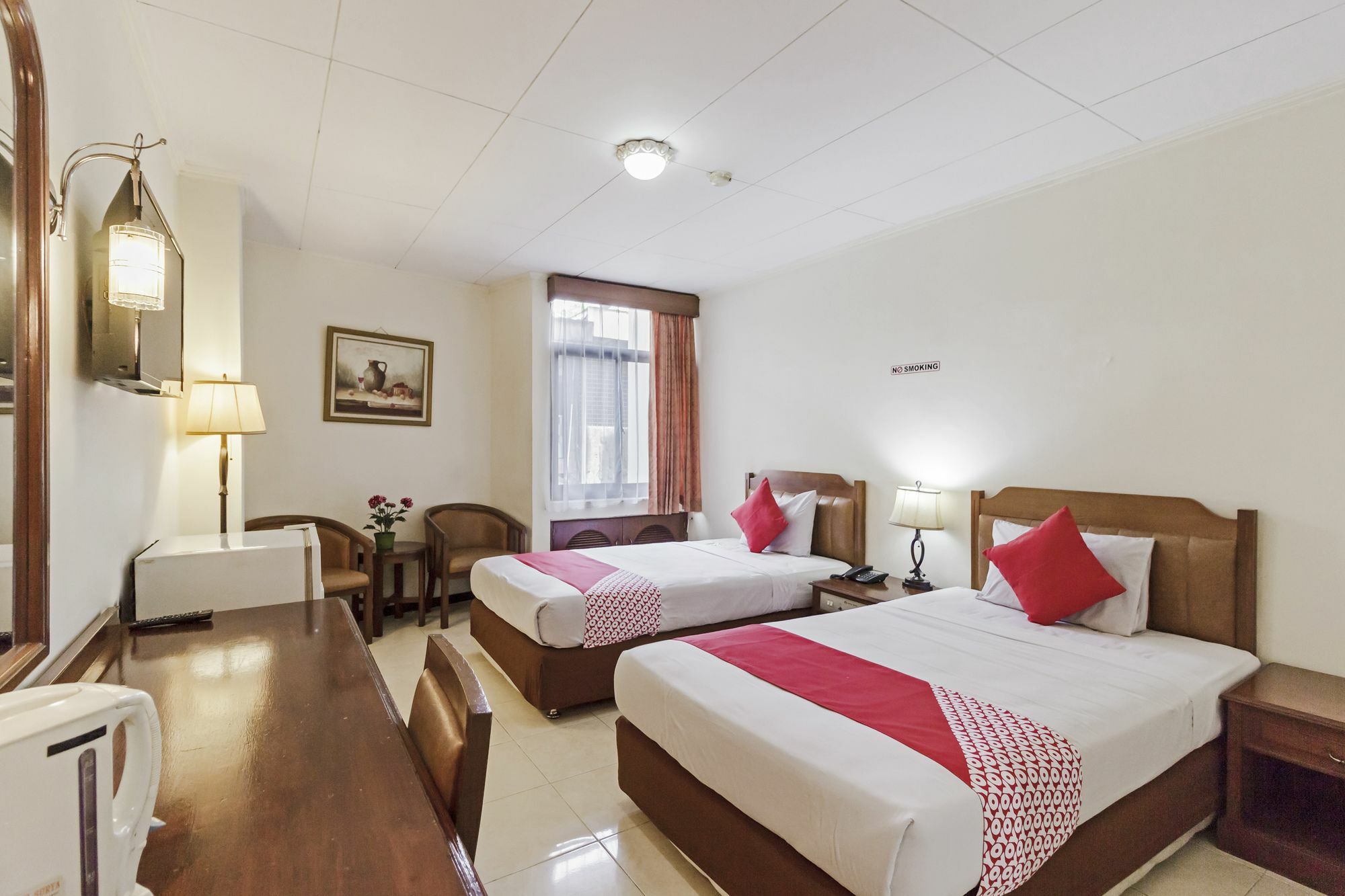 ג'קרטה Oyo 108 Hotel Surya מראה חיצוני תמונה