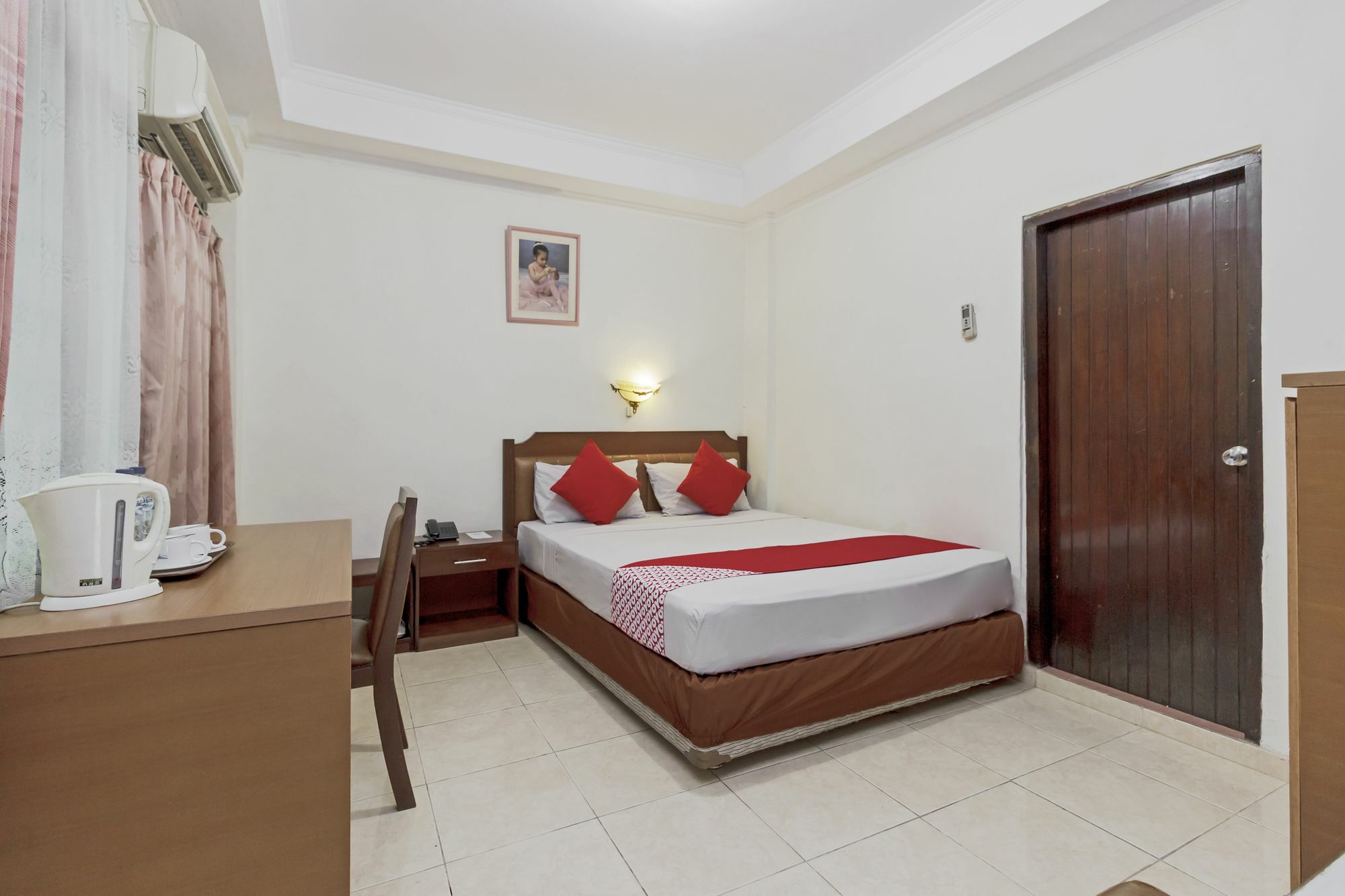 ג'קרטה Oyo 108 Hotel Surya מראה חיצוני תמונה