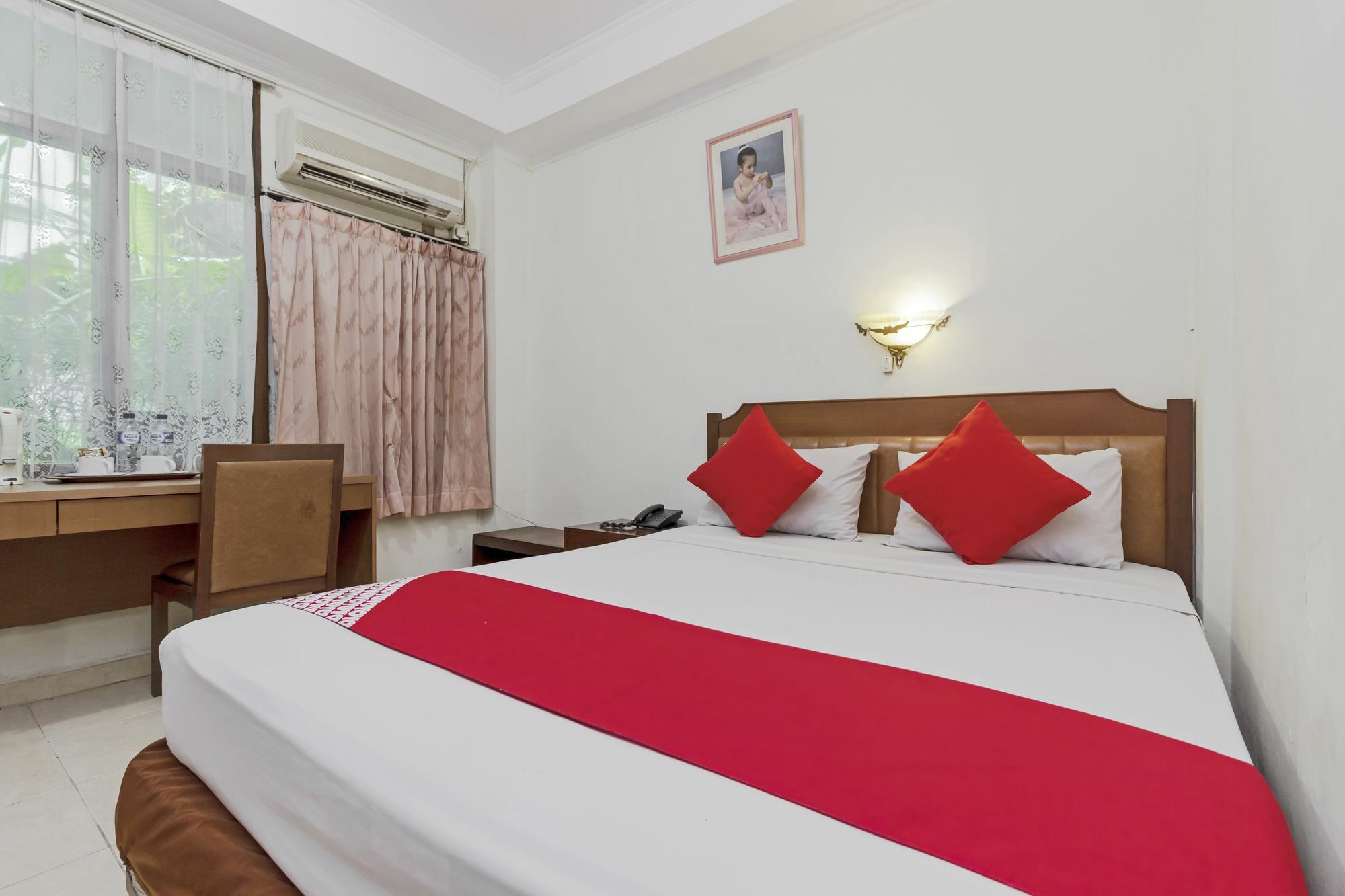 ג'קרטה Oyo 108 Hotel Surya מראה חיצוני תמונה