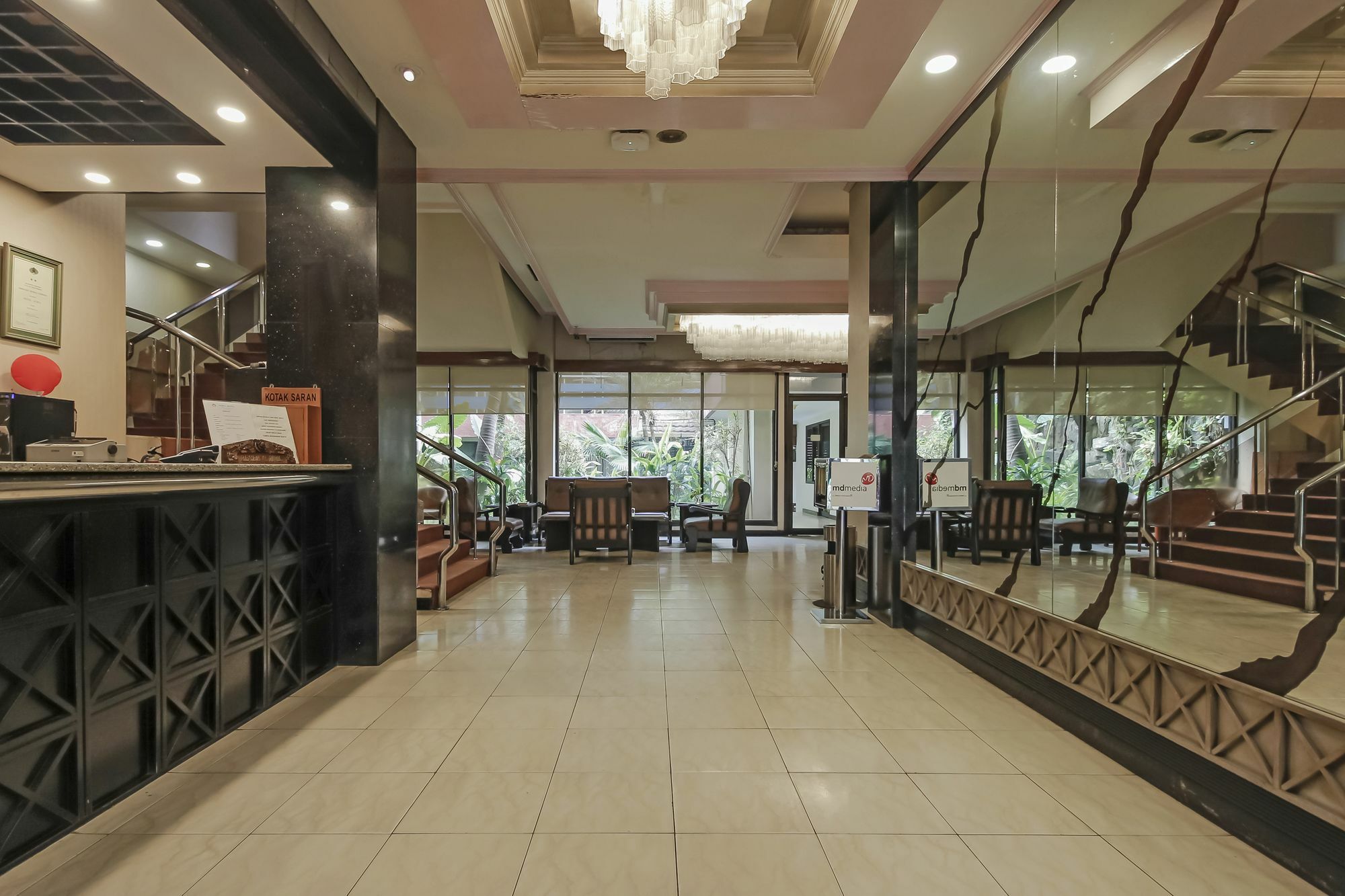 ג'קרטה Oyo 108 Hotel Surya מראה חיצוני תמונה