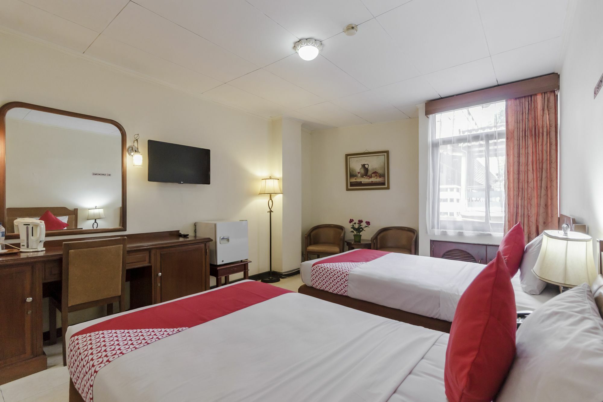 ג'קרטה Oyo 108 Hotel Surya מראה חיצוני תמונה