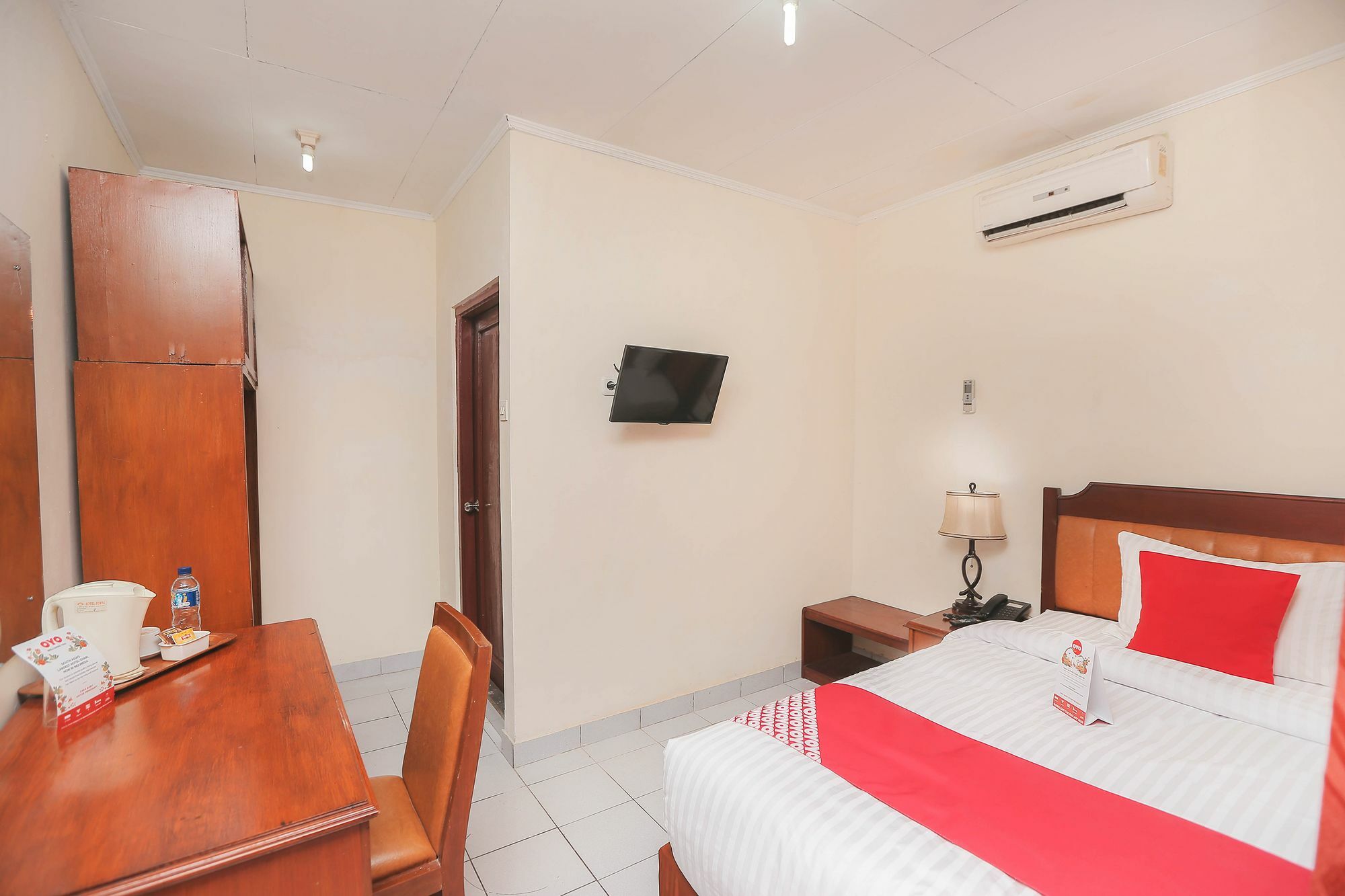 ג'קרטה Oyo 108 Hotel Surya מראה חיצוני תמונה