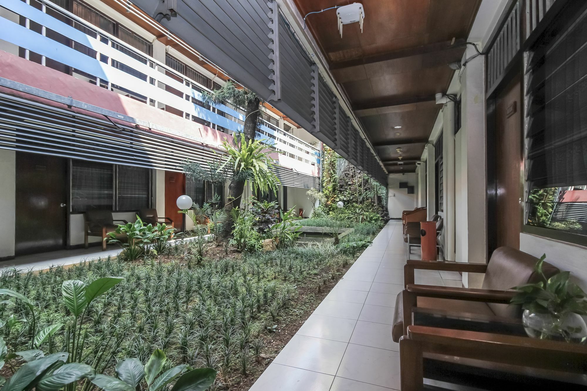 ג'קרטה Oyo 108 Hotel Surya מראה חיצוני תמונה
