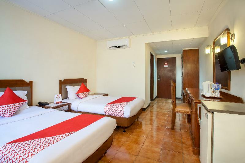 ג'קרטה Oyo 108 Hotel Surya מראה חיצוני תמונה