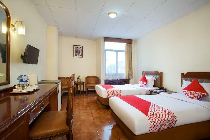 ג'קרטה Oyo 108 Hotel Surya מראה חיצוני תמונה